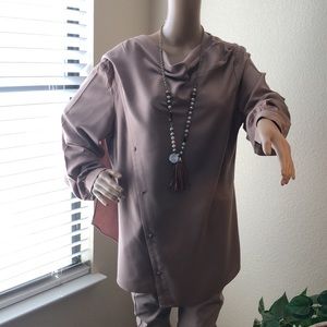 Soft surrounding blouse with attached over shoulder shawl draped to back. Sz Lg